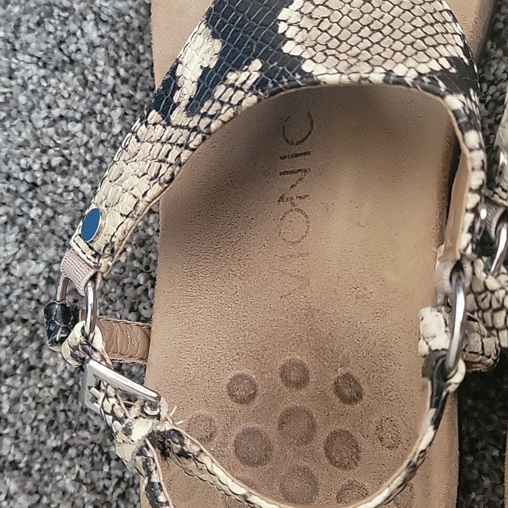 Vionic Sandals - Picture 2 of 4